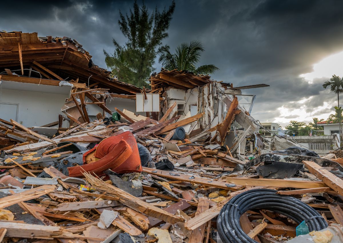 What Damage Can a Hurricane Cause: Complete Guide to Destruction and Recovery