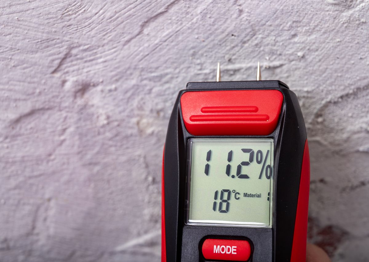Master Your Tools: How Do You Use a Moisture Meter Like a Professional?
